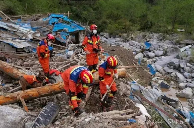 油動式大載荷長航時無人直升機——打造我國應急救援、防汛救災、森林草原消防的“新質戰斗力”!